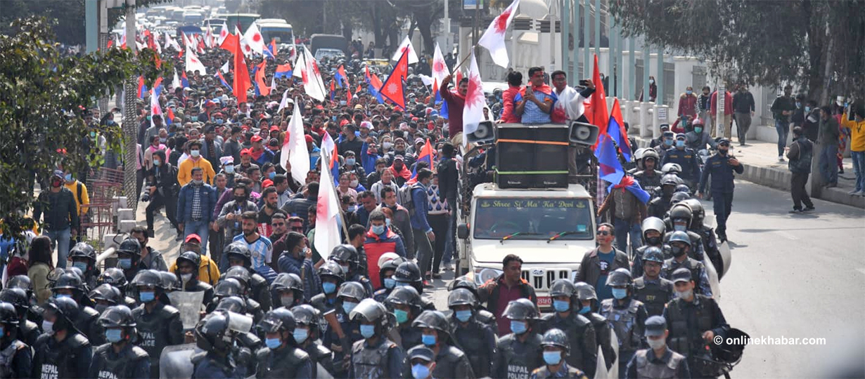 प्रचण्ड–माधव समूहले काठमाडौंमा निकाल्यो विजय जुलुस